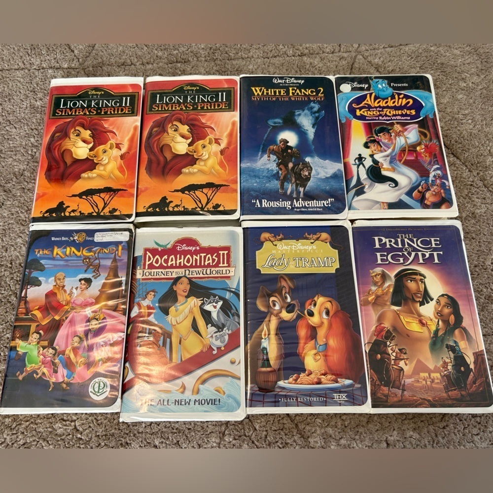 Disney VHS Bundle (8)